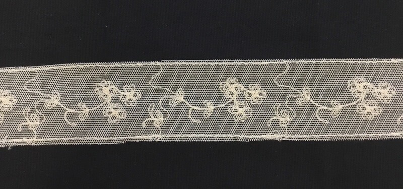 187 English Netting insertion ecru
