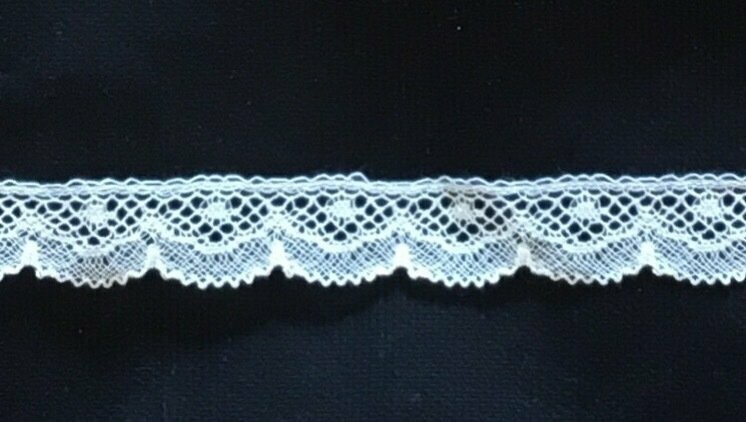 201A Ecru Lace Edging