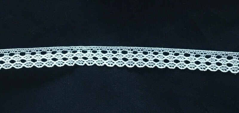 209H Ecru Lace edging