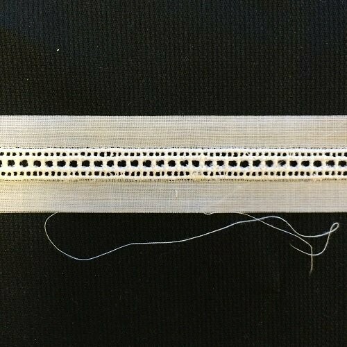 125 Entredeux fancy white (Priced Per Yard)