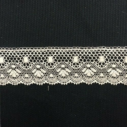 400C Ivory Lace Edging (Priced Per Yard)