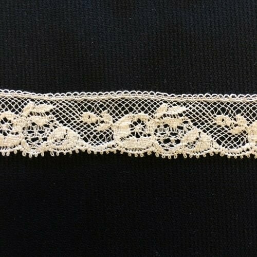 208C Ecru Lace Edging (Priced Per Yard)