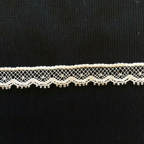 211B Ecru Lace Edging (Priced Per Yard)