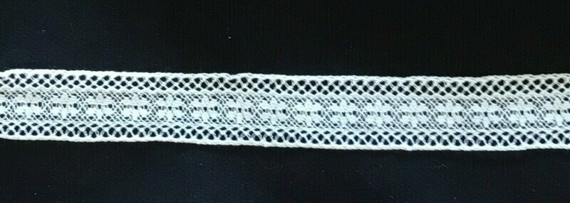 200H Ecru Lace Insertion