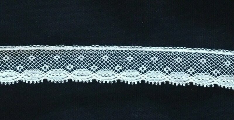 205E Ecru Lace Edging