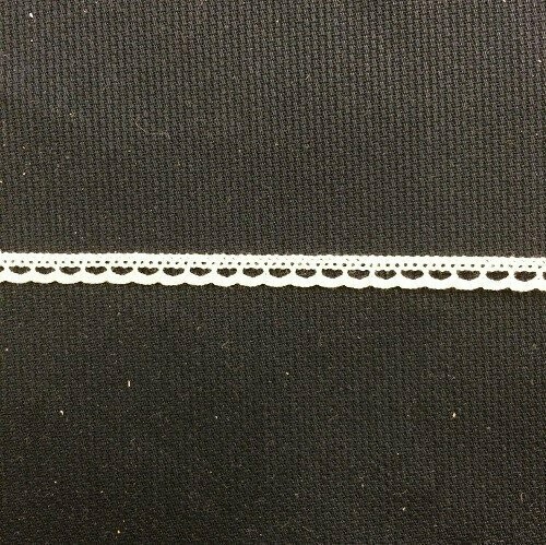 318 Swiss Edging  White  (Priced Per Yard)