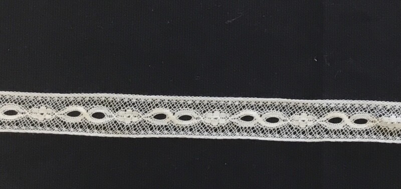 206A Ecru Lace Beading (Priced Per Yard)