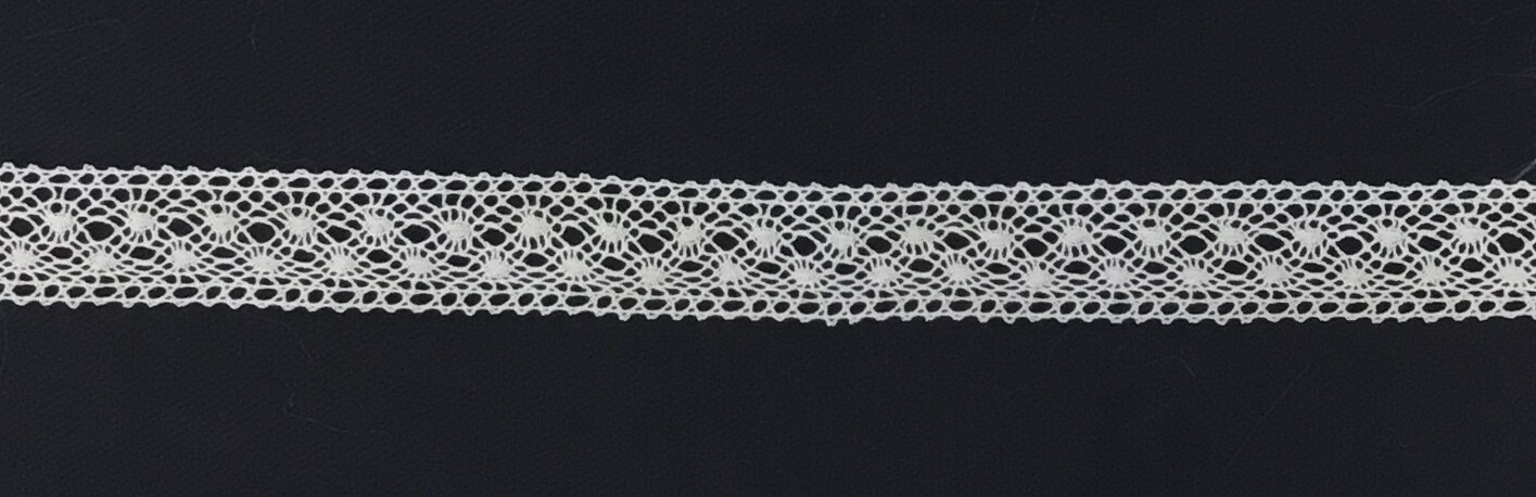 229G Ecru lace  insertion (priced per yard)