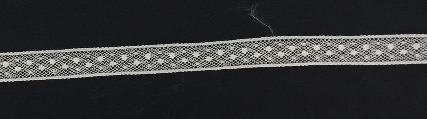 220 ecru lace insertionPriced Per Yard)