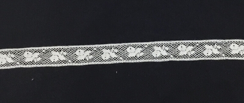 112G White Lace Insertion​ (Priced Per Yard)