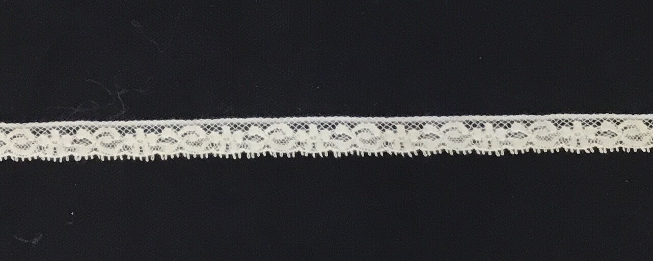 233E Ecru Lace Edging