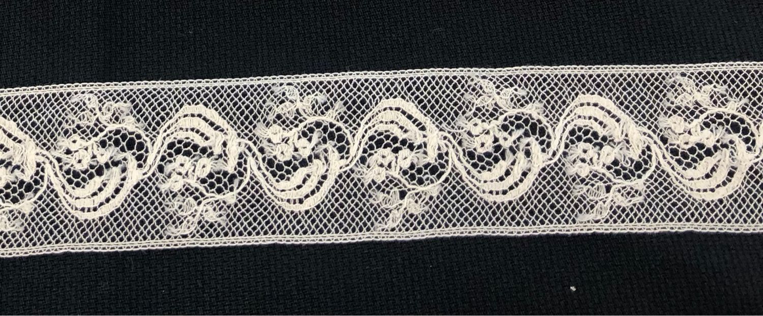 210C Ecru Lace Insertion (Priced Per Yard)