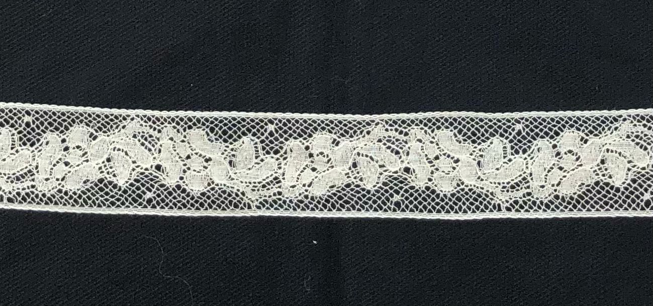 225F Ecru Lace Insertion