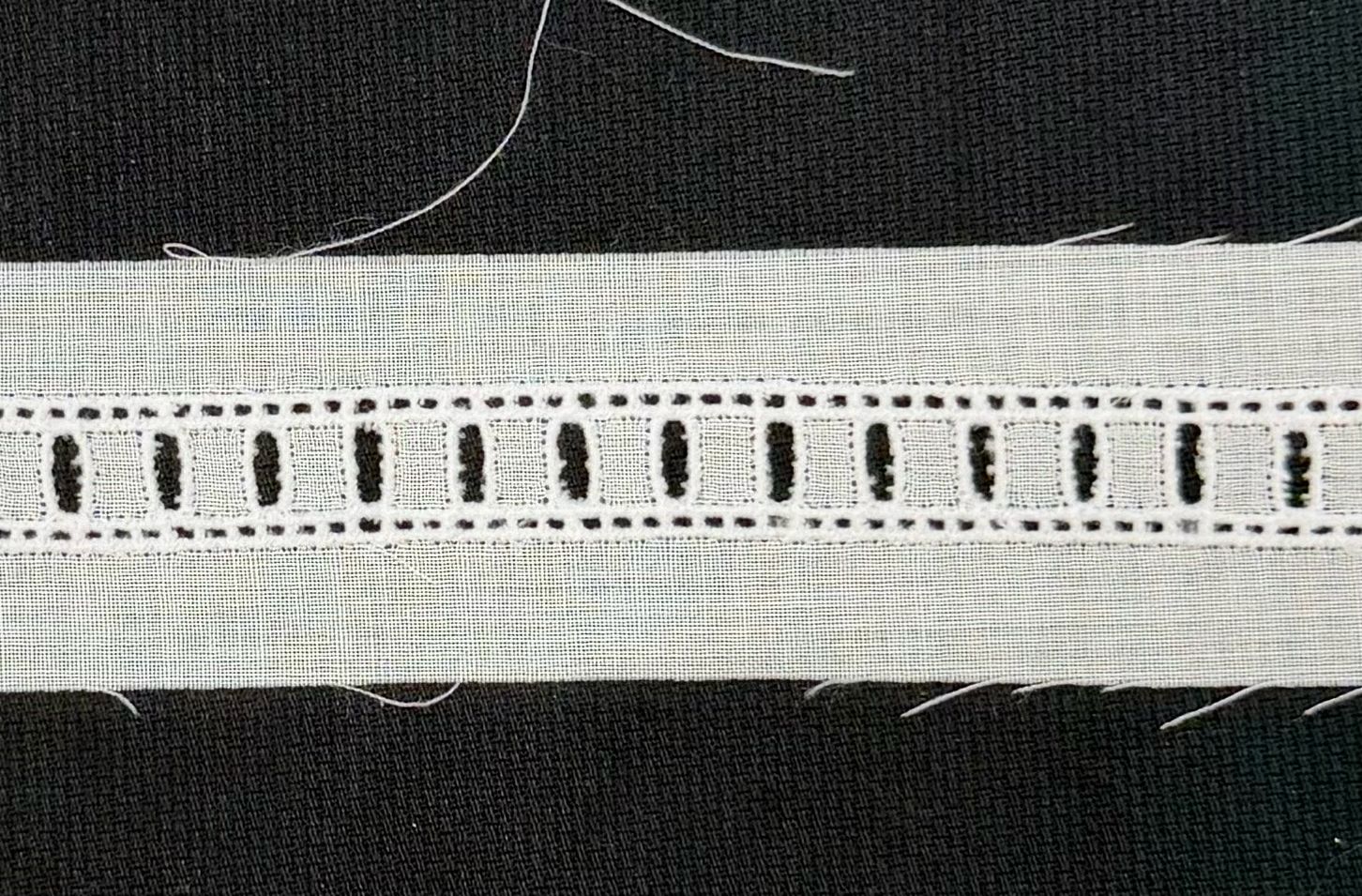 118 Swiss Trim Beading White