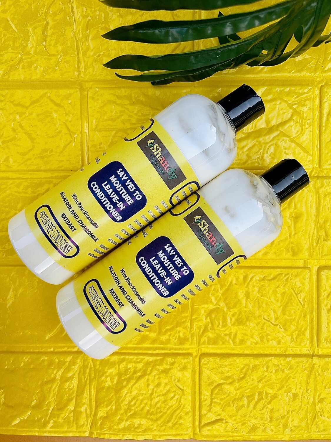 Say Yes To Moisture Protein Free Leave in Conditioner (500ml)Boss)