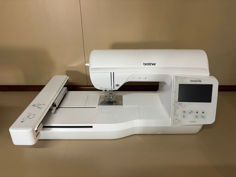 MACCHINA DA RICAMO BROTHER NV880 Esposta