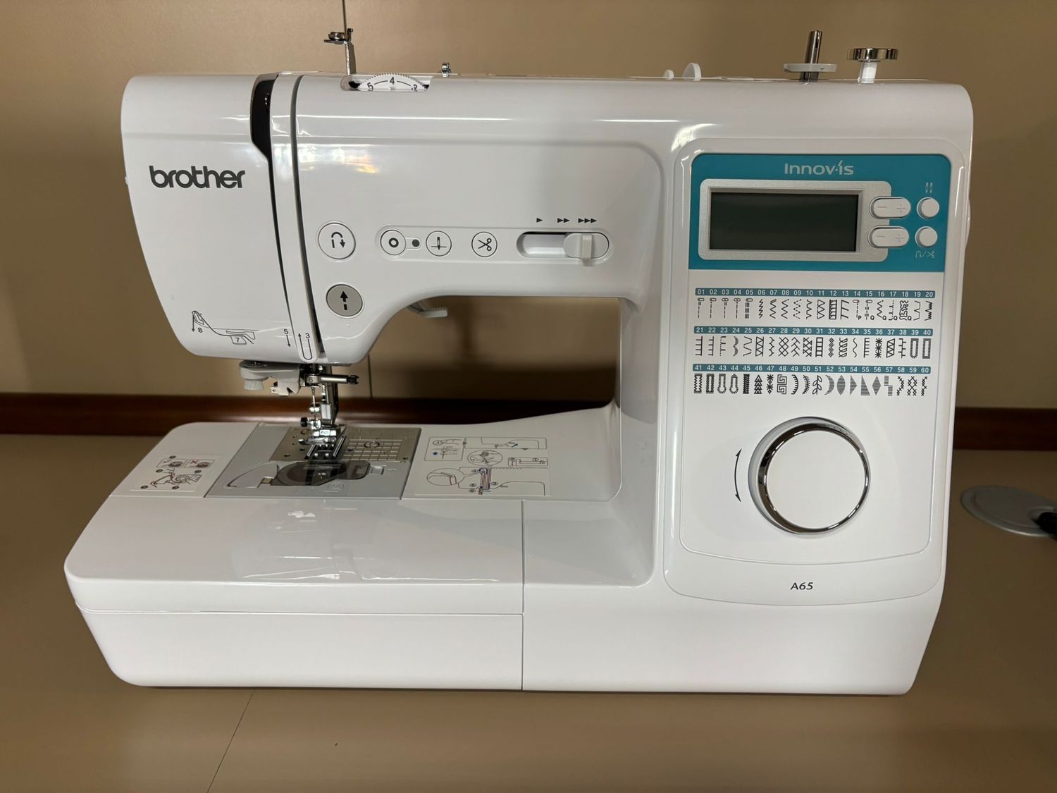 MACCHINA DA CUCIRE BROTHER A65 Esposta