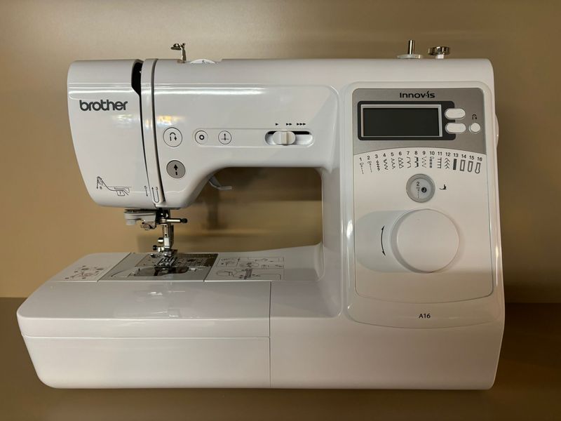 MACCHINA DA CUCIRE BROTHER A16 Esposta