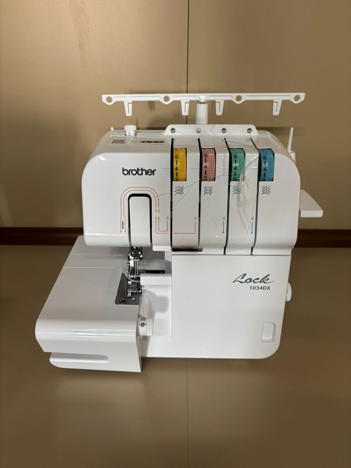 TAGLIACUCI BROTHER 1034DX Esposta