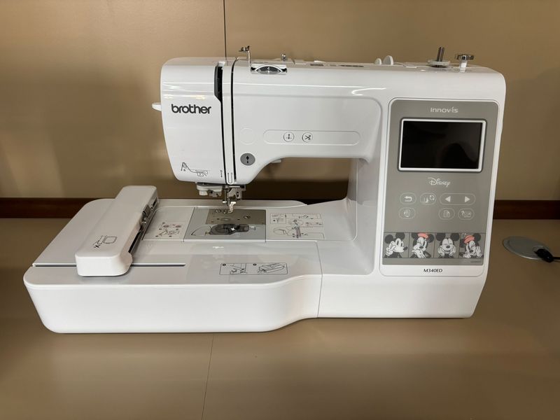 MACCHINA DA RICAMO BROTHER M340ED Esposta
