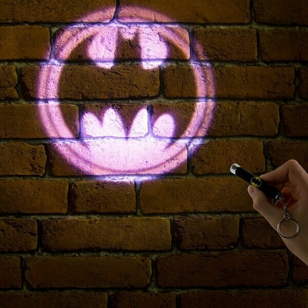 Linterna Logo Batman Proyectable Dc Comics