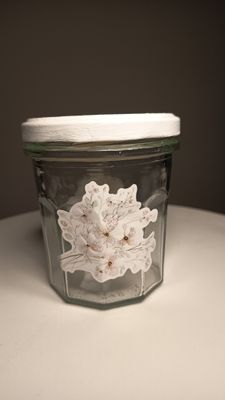 Geschenkglas Blumen weiss 10cm hoch