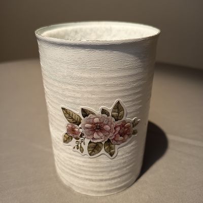 Dose mit Blumen Dekor