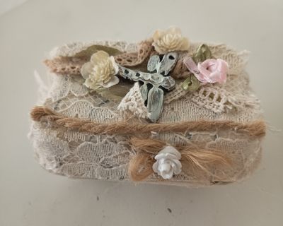 Shabby Chic Deko Mini Eierschachtel 9x5cm Shabby Chic Deko Mini Eierschachtel 9x5cm