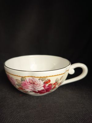 Porzellan Tasse mit Blumenmuster