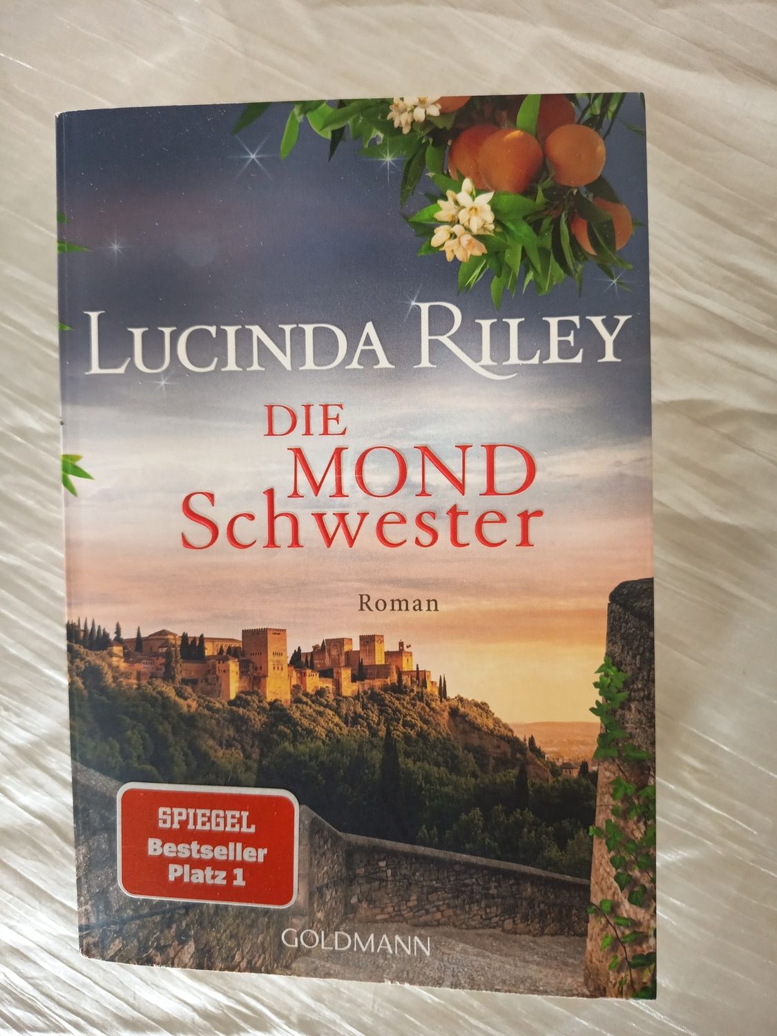 Roman "Die Mond Schwester" von Lucinda Riley Roman "Die Mond Schwester" von Lucinda Riley