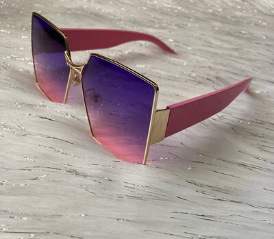 “SUMMER DREAMIN” SUNGLASSES 