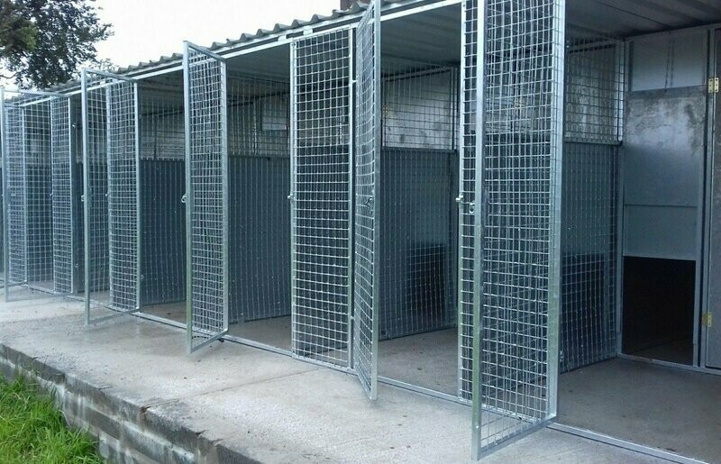 6 BLOCK DOG KENNEL/RUN