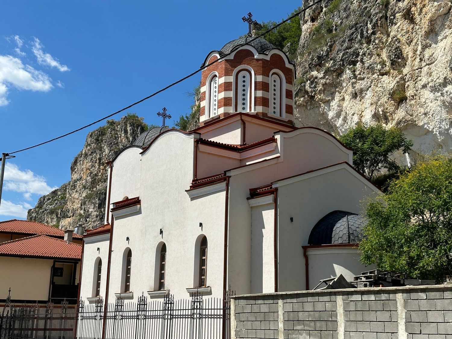 ? Jahresgebete im Felsenkloster Basarbowski – Kraftvolle Gebetsbegleitung für Heilung & Befreiung für Einzelperson (1 Name)