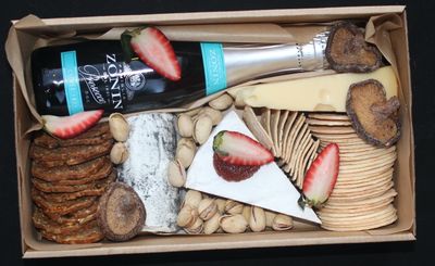 Bubbly and Cheese Grazing Box