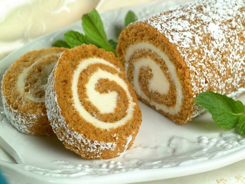 Pumpkin cheesecake roll