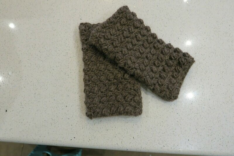 Fingerless Gloves in Bean stitch