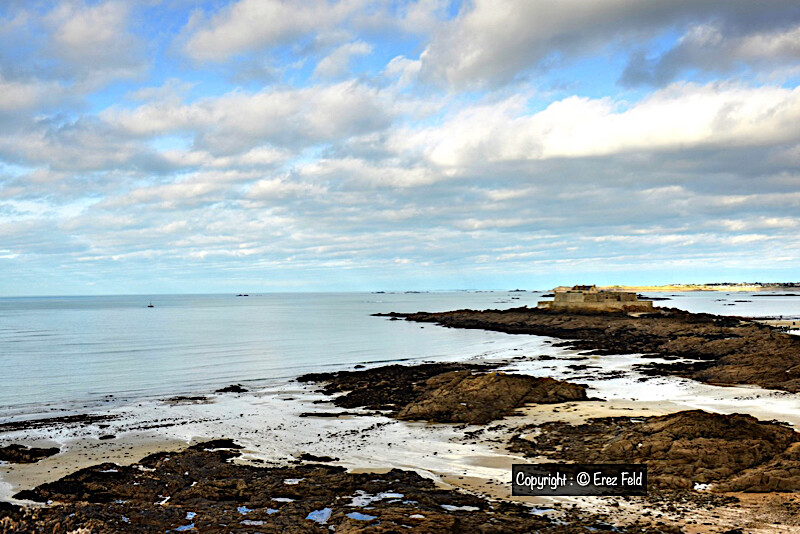 De roche de mer et de ciel