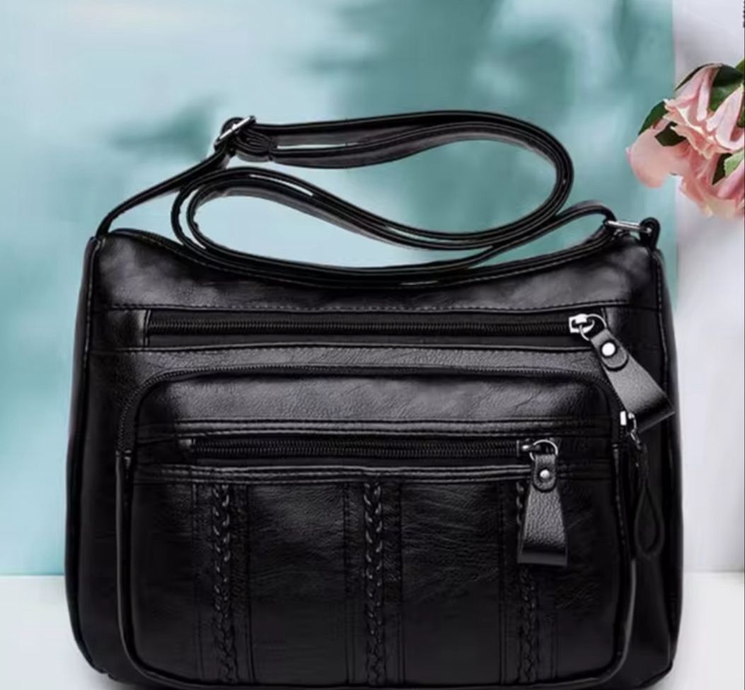 Casual Women&#39;s Shoulder Bag