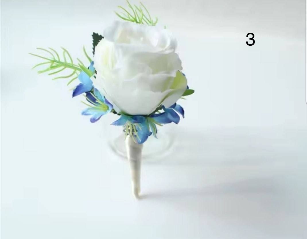Roses for the suit boutonniere