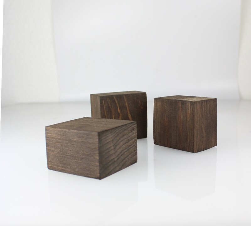Specialdesignede træklodser. Cirka 5 cm x 4 cm