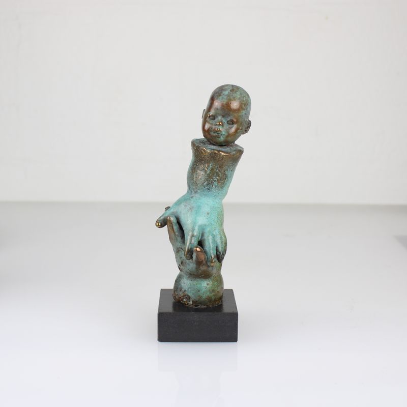 In Safe Hands - Unika