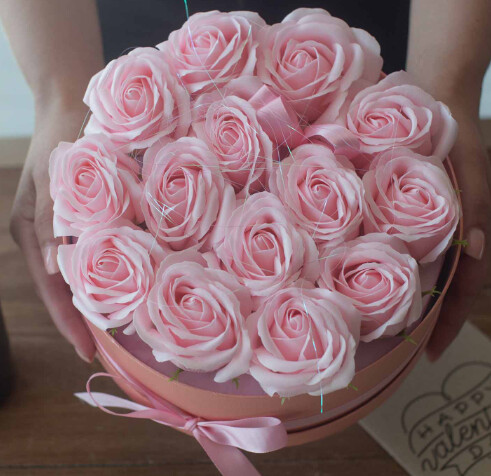 Soap Flower Gift Bouquet - 14 Pink Roses - Round