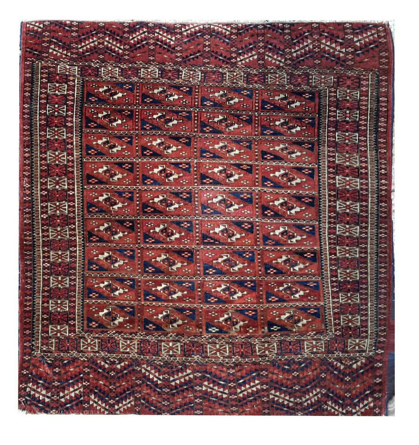 Rug from Turkemenistan - Central Asia