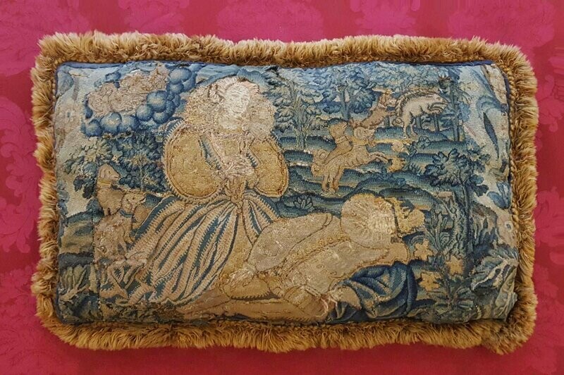Coussin Tapisserie - aux petits points