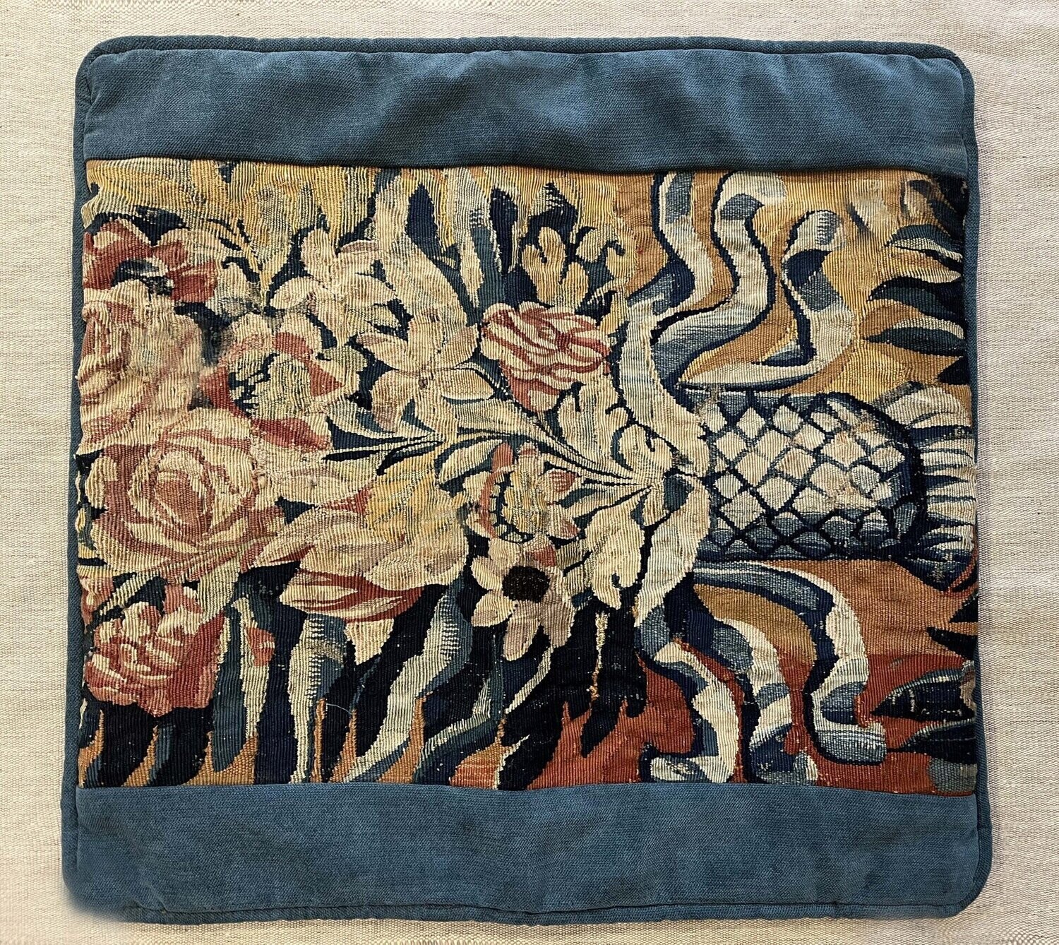 Coussin en tapisserie de Bruxelles