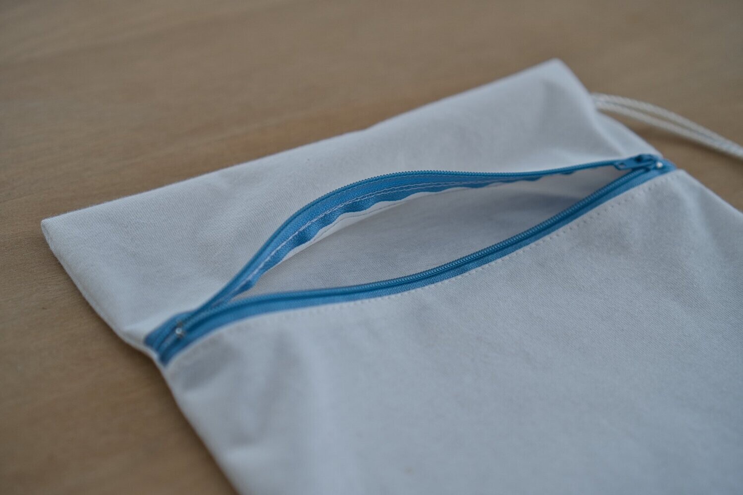 Sac hygiénique en tissu coloré