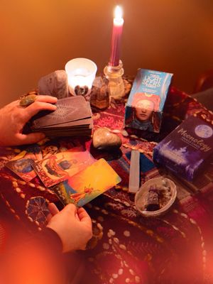 Psychic POP-IN &amp; shop ✨Walk In Wednesday✨🔮 11-3pm + 5-8pm