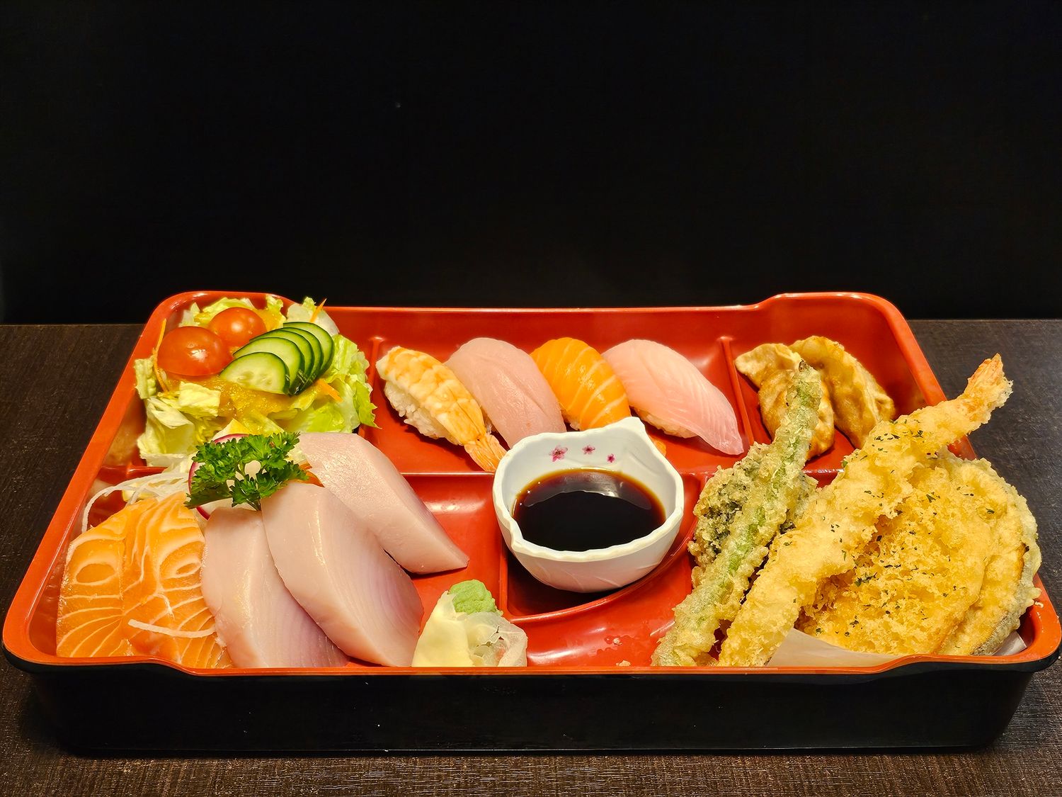 Sashimi &amp; Sushi Box