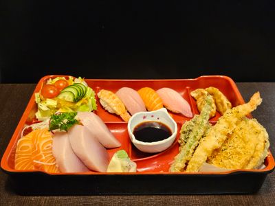 Sashimi &amp; Sushi Box