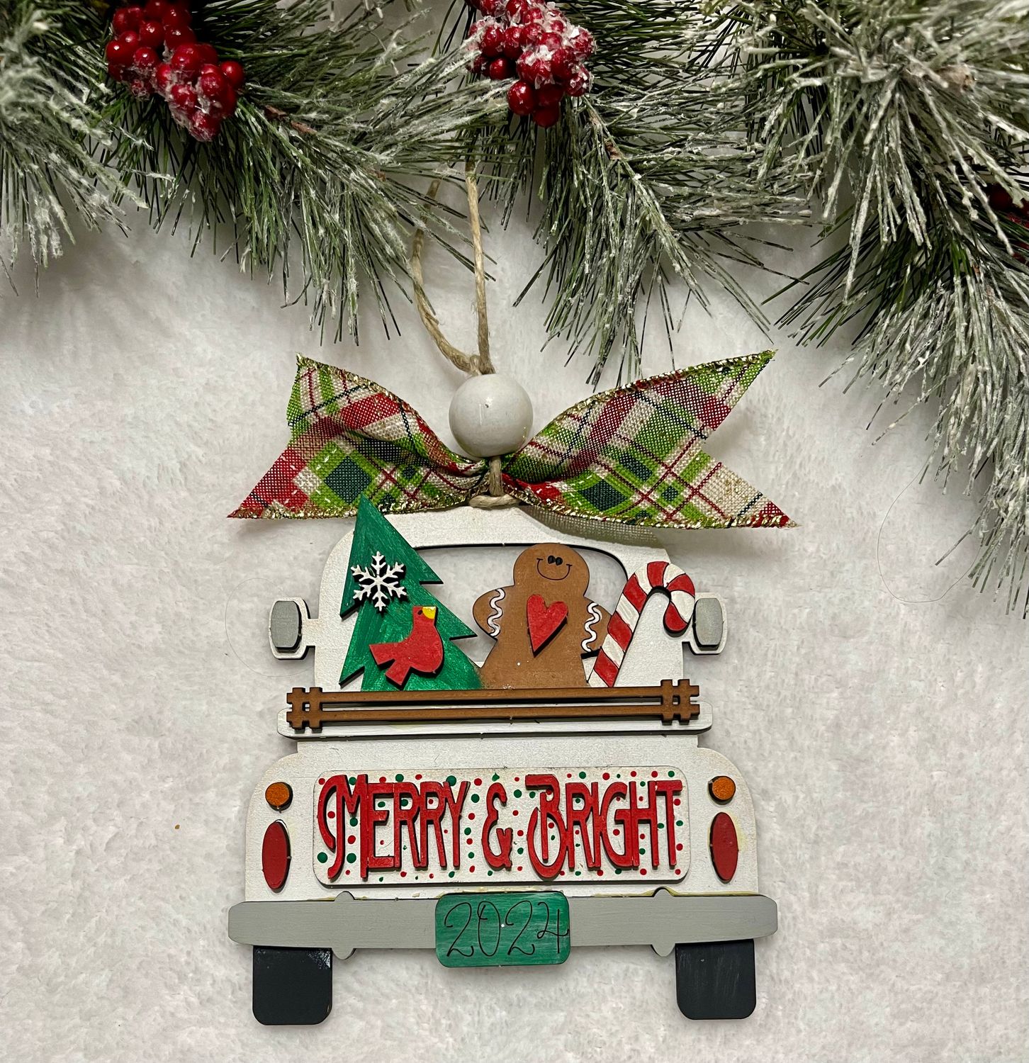 DIY Vintage Truck Christmas Ornament Merry &amp; Bright